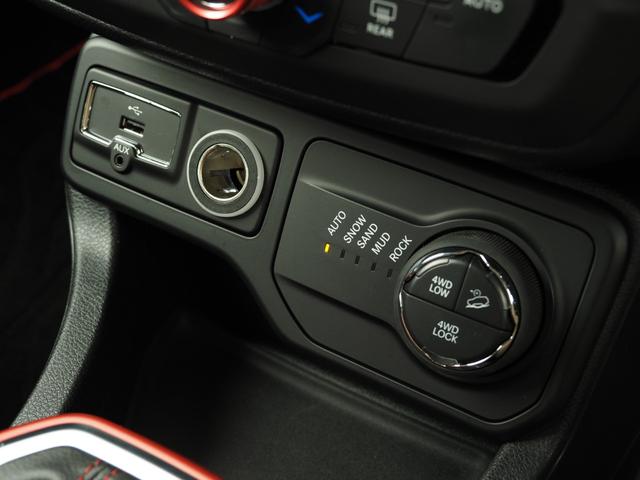 トレイルホーク　ＡＣＣ　ＢＳＭ　ＬＫＡ　衝突軽減ブレーキ　純正ナビ　フルセグＴＶ　ｂｌｕｅｔｏｏｔｈ　バックカメラ　ＬＥＤライト　ドライブレコーダー　純正１７ｉｎＡＷ　ＥＴＣ２．０　スマートキー(26枚目)