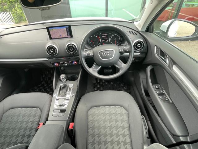 Ａ３ スポーツバック１．４ＴＦＳＩ　純正ナビ　Ｂカメ　Ｂｌｕｅｔｏｏｔｈ　ＣＤ　ＤＶＤ　ＥＴＣ　スマートキー　プッシュボタン　ＥＴＣパーキングエイド前後　パドルシフト　純正フロアマット　純正ホイール　スペアキー　取説　保証書　記録簿（10枚目）