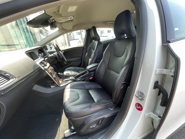 Ｖ４０ クロスカントリー　Ｄ４　サマム　黒革　シートヒーター　電動メモリシート　純正ナビ　ｈａｒｍａｎ／ｋａｒｄｏｎ　Ｂｌｕｅｔｏｏｔｈ　バックカメラ　ＡＣＣ　アンビエントライト　ＬＥＤライト　自動ベンディングライト　アクティブハイビーム（40枚目）
