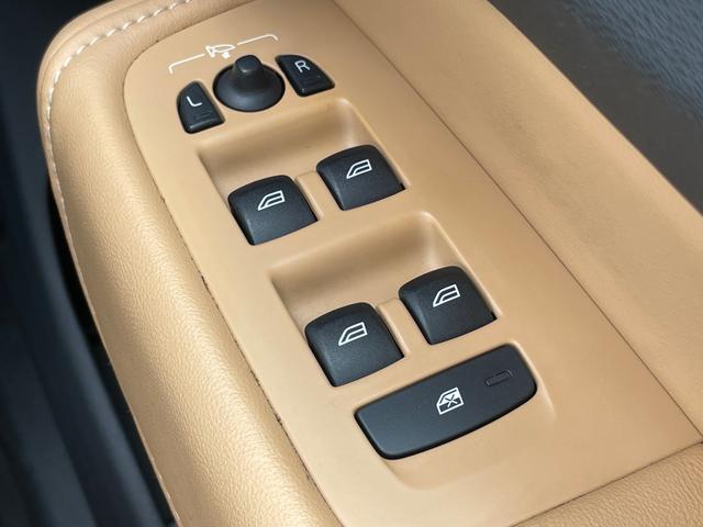 ＸＣ６０ Ｄ４　ＡＷＤ　インスクリプション　茶革ベンチレーションシート　Ｈａｒｍａｎ／Ｋａｒｄｏｎ　衝突軽減　ＡＣＣ　ＢＳＭ　純正ナビ　フルセグＴＶ　ＡｐｐｌｅＣａｒＰｌａｙ　３６０カメラ　クリアランスソナー　電動リアゲート　ＬＥＤヘッドライト（19枚目）