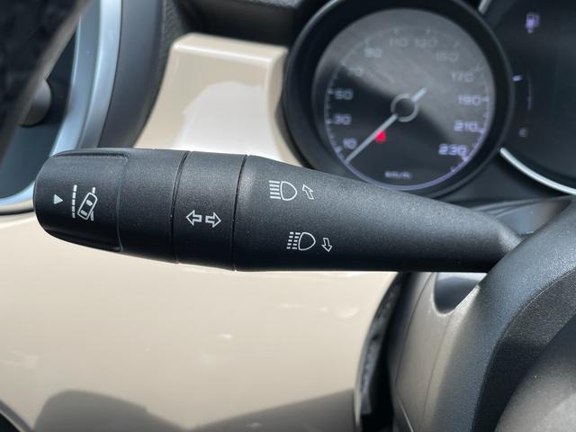 ５００Ｘ クロス　黒革シート　シートヒーター　純正ディスプレイオーディオ　衝突軽減ブレーキ　ブラインドスポットモニター　バックカメラ　クリアランスソナー　オートライト　ＡｐｐｌｅＣａｒＰｌａｙ　Ｂｌｕｅｔｏｏｔｈ（16枚目）