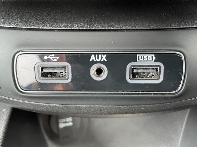 ５００Ｘ クロス　黒革シート　シートヒーター　純正ディスプレイオーディオ　衝突軽減ブレーキ　ブラインドスポットモニター　バックカメラ　クリアランスソナー　オートライト　ＡｐｐｌｅＣａｒＰｌａｙ　Ｂｌｕｅｔｏｏｔｈ（28枚目）