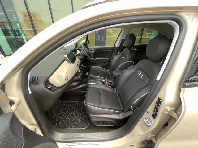 ５００Ｘ クロス　黒革シート　シートヒーター　純正ディスプレイオーディオ　衝突軽減ブレーキ　ブラインドスポットモニター　バックカメラ　クリアランスソナー　オートライト　ＡｐｐｌｅＣａｒＰｌａｙ　Ｂｌｕｅｔｏｏｔｈ（36枚目）