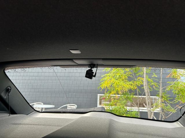 XC40 T4 AWD インスクリプション 赤革シート シートヒーター クリスタルシフト Harman/Kardon 純正ナビ フルセグ CarPlay 360カメラ クリアランスソナー 衝突軽減 ACC BILS 電動リアゲート LEDライト(9枚目)