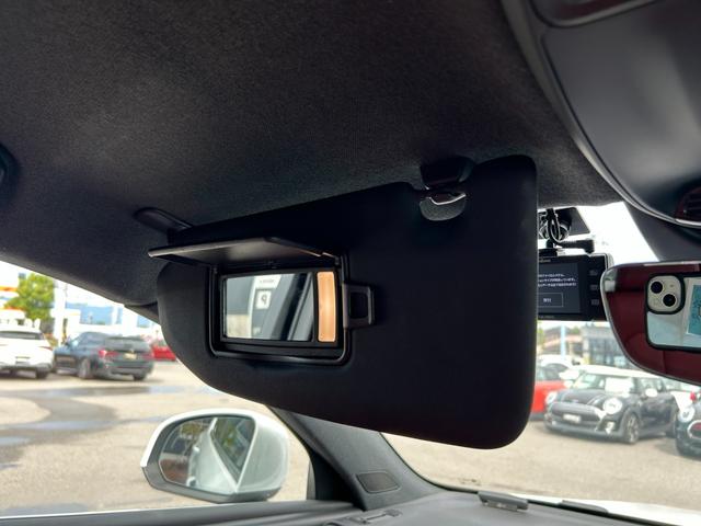 XC40 T4 AWD インスクリプション 赤革シート シートヒーター クリスタルシフト Harman/Kardon 純正ナビ フルセグ CarPlay 360カメラ クリアランスソナー 衝突軽減 ACC BILS 電動リアゲート LEDライト(30枚目)