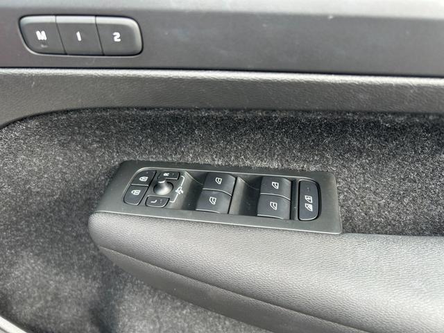 XC40 T4 AWD インスクリプション 赤革シート シートヒーター クリスタルシフト Harman/Kardon 純正ナビ フルセグ CarPlay 360カメラ クリアランスソナー 衝突軽減 ACC BILS 電動リアゲート LEDライト(35枚目)