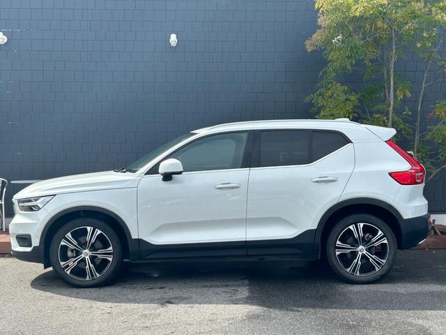 XC40 T4 AWD インスクリプション 赤革シート シートヒーター クリスタルシフト Harman/Kardon 純正ナビ フルセグ CarPlay 360カメラ クリアランスソナー 衝突軽減 ACC BILS 電動リアゲート LEDライト(55枚目)