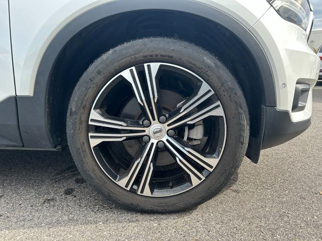 XC40 T4 AWD インスクリプション 赤革シート シートヒーター クリスタルシフト Harman/Kardon 純正ナビ フルセグ CarPlay 360カメラ クリアランスソナー 衝突軽減 ACC BILS 電動リアゲート LEDライト(58枚目)