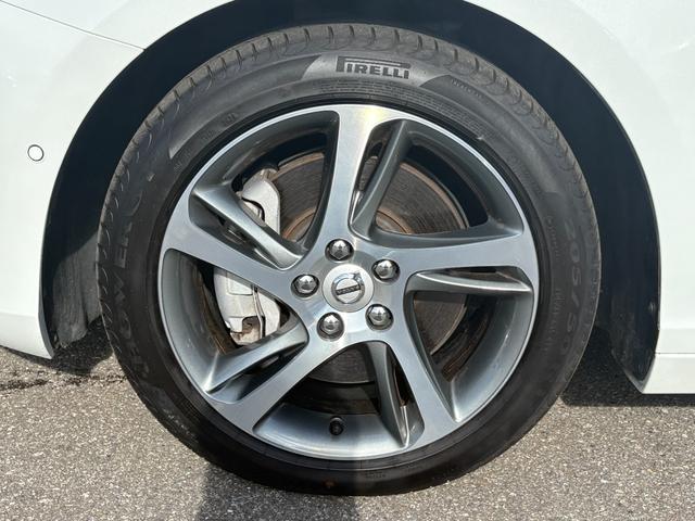 Ｖ４０ Ｄ４　モメンタム　黒革シート　シートヒーター　衝突軽減ブレーキ　アダプティブクルーズコントロール　ＢＩＬＳ　純正ナビ　バックカメラ　クリアランスソナー　ＬＥＤヘッドライト　Ｈａｒｍａｎ／Ｋａｒｄｏｎオーディオ（57枚目）