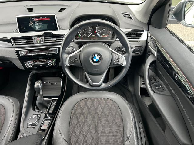 Ｘ１ ｘＤｒｉｖｅ　２５ｉ　ｘライン　純正ナビ　バックカメラ　パークディスタンスコントロール　オートマチックテールゲート　フットトランクオープナー　コンフォートアクセス　オートライト　レインセンサー　スピードリミッター　３６０°ドラレコ（5枚目）