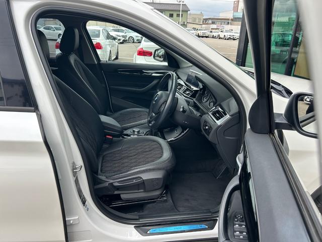 Ｘ１ ｘＤｒｉｖｅ　２５ｉ　ｘライン　純正ナビ　バックカメラ　パークディスタンスコントロール　オートマチックテールゲート　フットトランクオープナー　コンフォートアクセス　オートライト　レインセンサー　スピードリミッター　３６０°ドラレコ（7枚目）