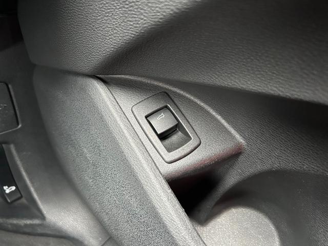 Ｘ１ ｘＤｒｉｖｅ　２５ｉ　ｘライン　純正ナビ　バックカメラ　パークディスタンスコントロール　オートマチックテールゲート　フットトランクオープナー　コンフォートアクセス　オートライト　レインセンサー　スピードリミッター　３６０°ドラレコ（18枚目）