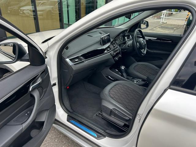 Ｘ１ ｘＤｒｉｖｅ　２５ｉ　ｘライン　純正ナビ　バックカメラ　パークディスタンスコントロール　オートマチックテールゲート　フットトランクオープナー　コンフォートアクセス　オートライト　レインセンサー　スピードリミッター　３６０°ドラレコ（35枚目）