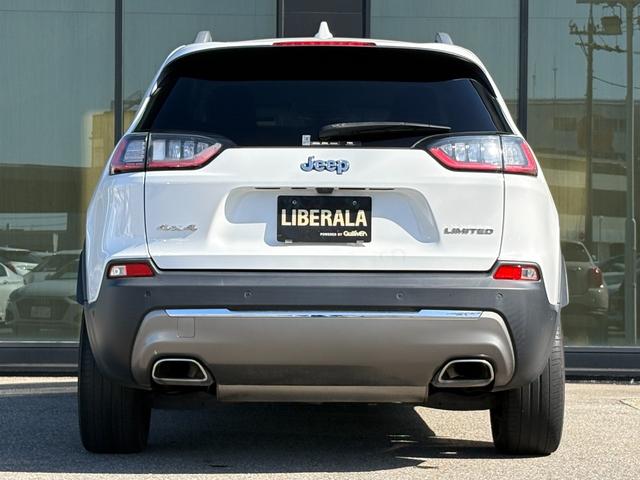ジープ・チェロキー リミテッド 黒革シート シートベンチレーション 衝突軽減ブレーキ アダプティブクルーズコントロール ブラインドスポットモニター レーンキープアシスト 純正ナビ フルセグTV AppleCarPlay バックカメラ(56枚目)