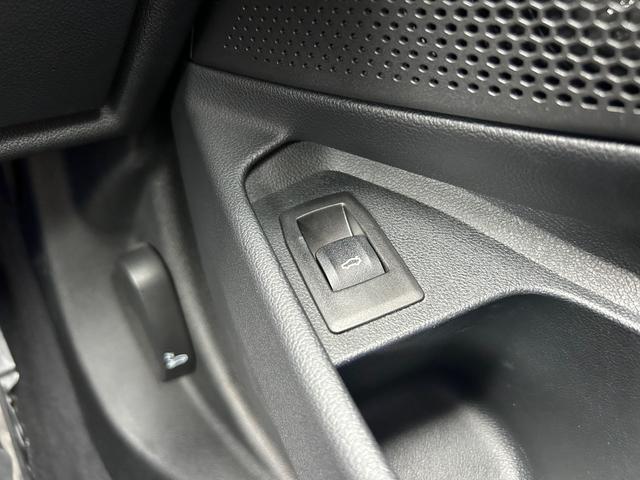 3シリーズ 320d xDrive Mスポーツ 衝突軽減ブレーキ アダプティブクルーズコントロール ブラインドスポットモニター レーンキープアシスト 純正ナビ AppleCarPlay フルセグTV バックカメラ クリアランスソナー シートヒーター(18枚目)