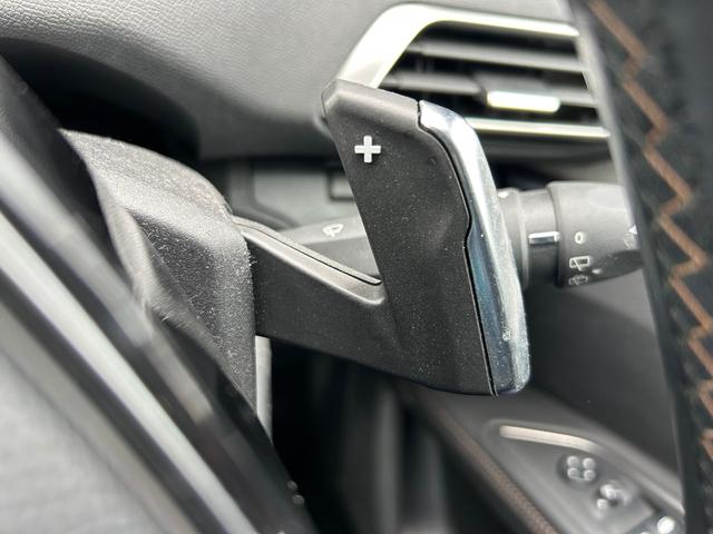 5008 GT ブルーHDi パノラマサンルーフ 衝突軽減B アダプティブクルーズコントロール ブラインドスポットモニター 純正ディスプレイオーディオ AppleCarPlay バックカメラ クリアランスソナー 電動リアゲート(15枚目)