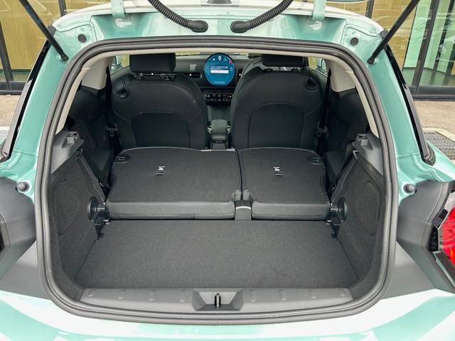 MINI クーパーC クラシック・トリム クラシックトリム シートヒーター ステアリングヒーター 衝突軽減ブレーキ アダプティブクルーズコントロール ブラインドスポット ナビ AppleCarPlay バックカメラ ヘッドアップディスプレイ(32枚目)