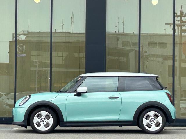 MINI クーパーC クラシック・トリム クラシックトリム シートヒーター ステアリングヒーター 衝突軽減ブレーキ アダプティブクルーズコントロール ブラインドスポット ナビ AppleCarPlay バックカメラ ヘッドアップディスプレイ(40枚目)