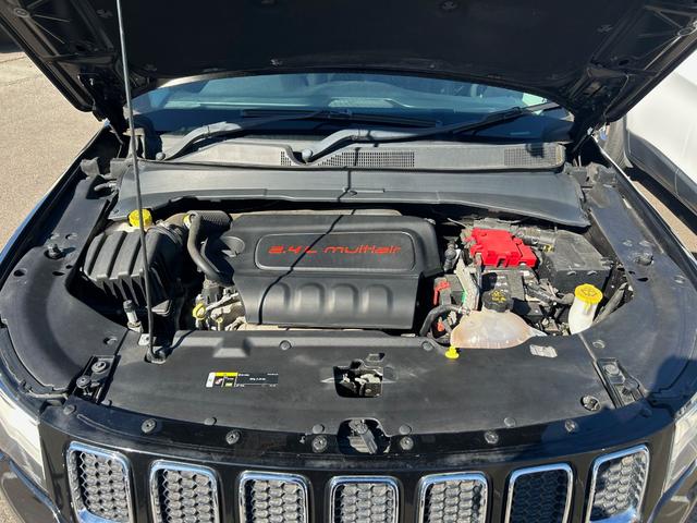 ジープ・コンパス 黒革シート シートヒーター 衝突軽減ブレーキ アダプティブクルーズコントロール ブラインドスポットモニター レーンキープアシスト 純ナビ フルセグTV AppleCarPlay バックカメラ ドラレコ(60枚目)