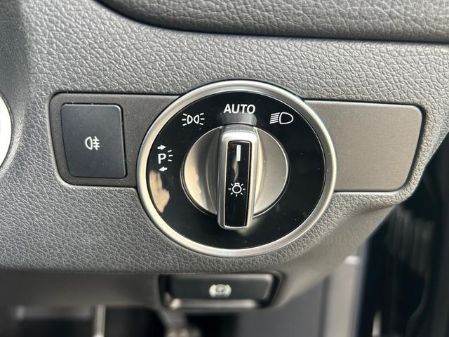 ＧＬＡクラス ＧＬＡ１８０　スポーツ　衝突軽減ブレーキ　アダプティブクルーズコントロール　ブラインドスポットモニター　純ナビ　フルセグ　バックカメラ　クリアランスソナー　電動リアゲート　パーキングアシスト　ＨＩＤヘッドライト　オートライト（17枚目）