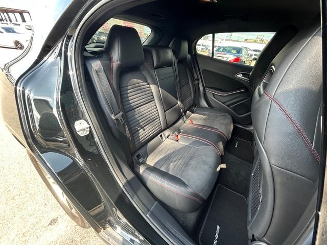 ＧＬＡクラス ＧＬＡ１８０　スポーツ　衝突軽減ブレーキ　アダプティブクルーズコントロール　ブラインドスポットモニター　純ナビ　フルセグ　バックカメラ　クリアランスソナー　電動リアゲート　パーキングアシスト　ＨＩＤヘッドライト　オートライト（33枚目）