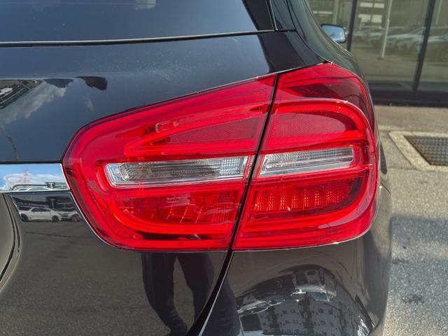 ＧＬＡクラス ＧＬＡ１８０　スポーツ　衝突軽減ブレーキ　アダプティブクルーズコントロール　ブラインドスポットモニター　純ナビ　フルセグ　バックカメラ　クリアランスソナー　電動リアゲート　パーキングアシスト　ＨＩＤヘッドライト　オートライト（55枚目）