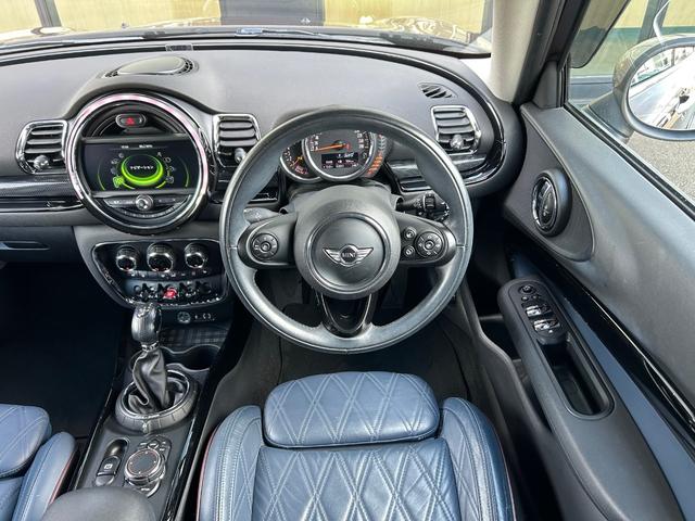 ＭＩＮＩ クーパー　クラブマン　インディゴブルーレザーシート　シートヒーター　純正ナビ　バックカメラ　クリアランスソナー　クルーズコントロール　コンフォートアクセス　フットトランクオープナー　ＬＥＤヘッドライト　ＥＴＣ（5枚目）