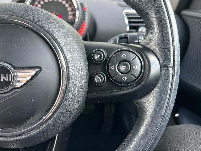ＭＩＮＩ クーパー　クラブマン　インディゴブルーレザーシート　シートヒーター　純正ナビ　バックカメラ　クリアランスソナー　クルーズコントロール　コンフォートアクセス　フットトランクオープナー　ＬＥＤヘッドライト　ＥＴＣ（13枚目）