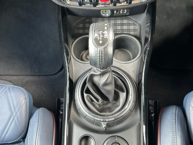 ＭＩＮＩ クーパー　クラブマン　インディゴブルーレザーシート　シートヒーター　純正ナビ　バックカメラ　クリアランスソナー　クルーズコントロール　コンフォートアクセス　フットトランクオープナー　ＬＥＤヘッドライト　ＥＴＣ（27枚目）