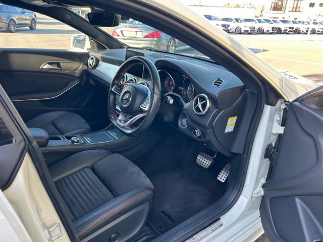 CLAクラス シューティングブレーク CLA180 シューティングブレーク AMGスタイル 衝突軽減ブレーキ アダプティブクルーズコントロール ブラインドスポットモニター 純正ナビ フルセグ AppleCarPlay バックカメラ クリアランスソナー オートマチックテールゲート キーレスゴー(6枚目)