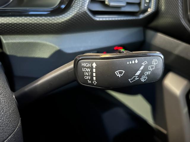 T-クロス TSI 1st 衝突軽減ブレーキ アダプティブクルーズコントロール ブラインドスポットモニター パーキングアシスト 純正ナビ フルセグTV AppleCarPlay バックカメラ クリアランスソナー LEDライト(15枚目)