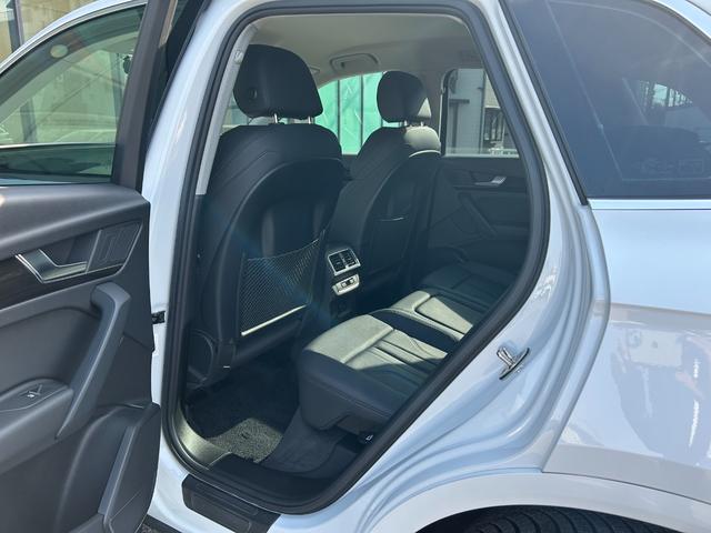 Q5 40TDIクワトロ スポーツ 黒革シート シートヒーター 衝突軽減B ACC ブラインドスポットモニター レーンキープアシスト 純正ナビ フルセグTV AppleCarPlay 360カメラ クリアランスソナー 電動リアゲート(44枚目)