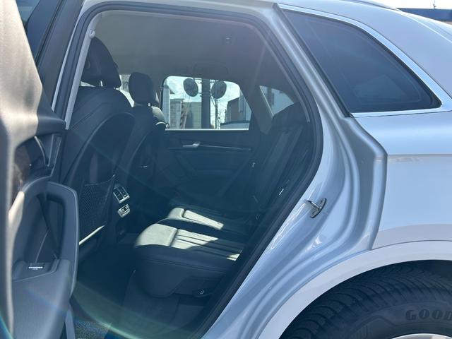 Q5 40TDIクワトロ スポーツ 黒革シート シートヒーター 衝突軽減B ACC ブラインドスポットモニター レーンキープアシスト 純正ナビ フルセグTV AppleCarPlay 360カメラ クリアランスソナー 電動リアゲート(45枚目)