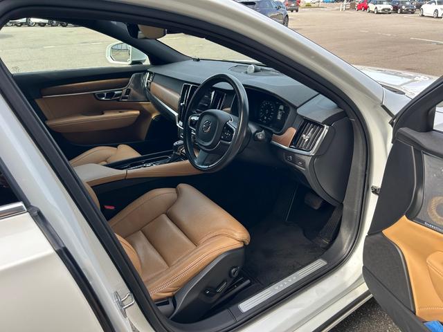 V90 T6 AWD インスクリプション サンルーフ 茶革シート シートベンチレーション Bowers&Wilkins 衝突軽減B アダプティブクルーズコントロール ブラインドスポットモニター レーンキープアシスト 純正ナビ CarPlay(6枚目)