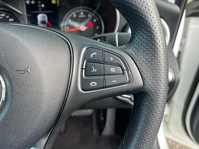 Cクラス C200 4マチックアバンギャルド 黒革シート シートヒーター 衝突軽減ブレーキ アダプティブクルーズコントロール ブラインドスポットモニター ステアリングアシスト 純正ナビ フルセグTV バックカメラ クリアランスソナー 電動トランク(13枚目)