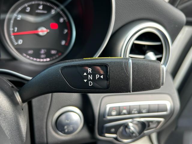 Cクラス C200 4マチックアバンギャルド 黒革シート シートヒーター 衝突軽減ブレーキ アダプティブクルーズコントロール ブラインドスポットモニター ステアリングアシスト 純正ナビ フルセグTV バックカメラ クリアランスソナー 電動トランク(17枚目)