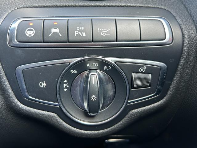 Cクラス C200 4マチックアバンギャルド 黒革シート シートヒーター 衝突軽減ブレーキ アダプティブクルーズコントロール ブラインドスポットモニター ステアリングアシスト 純正ナビ フルセグTV バックカメラ クリアランスソナー 電動トランク(18枚目)