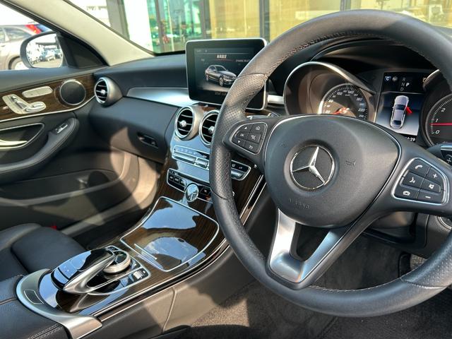 Cクラス C200 4マチックアバンギャルド 黒革シート シートヒーター 衝突軽減ブレーキ アダプティブクルーズコントロール ブラインドスポットモニター ステアリングアシスト 純正ナビ フルセグTV バックカメラ クリアランスソナー 電動トランク(26枚目)