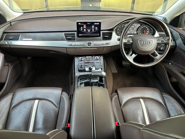 A8 4.0TFSIクワトロ サンルーフ 茶革シート シートベンチレーション マッサージシート リアエンターテイメント 純正ナビ フルセグTV 360カメラ クリアランスソナー オートトランク LEDライト 2列目リクライニング(4枚目)