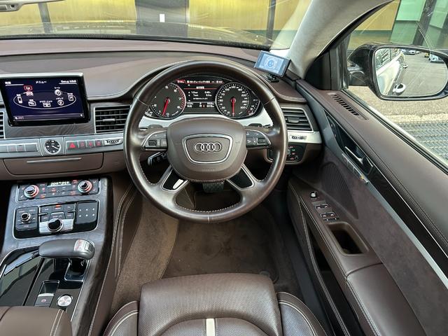 A8 4.0TFSIクワトロ サンルーフ 茶革シート シートベンチレーション マッサージシート リアエンターテイメント 純正ナビ フルセグTV 360カメラ クリアランスソナー オートトランク LEDライト 2列目リクライニング(5枚目)