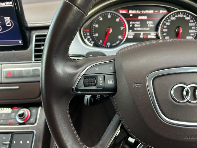 A8 4.0TFSIクワトロ サンルーフ 茶革シート シートベンチレーション マッサージシート リアエンターテイメント 純正ナビ フルセグTV 360カメラ クリアランスソナー オートトランク LEDライト 2列目リクライニング(12枚目)