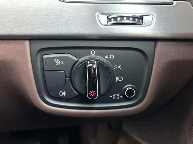 A8 4.0TFSIクワトロ サンルーフ 茶革シート シートベンチレーション マッサージシート リアエンターテイメント 純正ナビ フルセグTV 360カメラ クリアランスソナー オートトランク LEDライト 2列目リクライニング(17枚目)