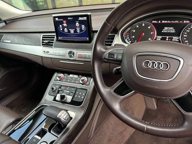A8 4.0TFSIクワトロ サンルーフ 茶革シート シートベンチレーション マッサージシート リアエンターテイメント 純正ナビ フルセグTV 360カメラ クリアランスソナー オートトランク LEDライト 2列目リクライニング(26枚目)