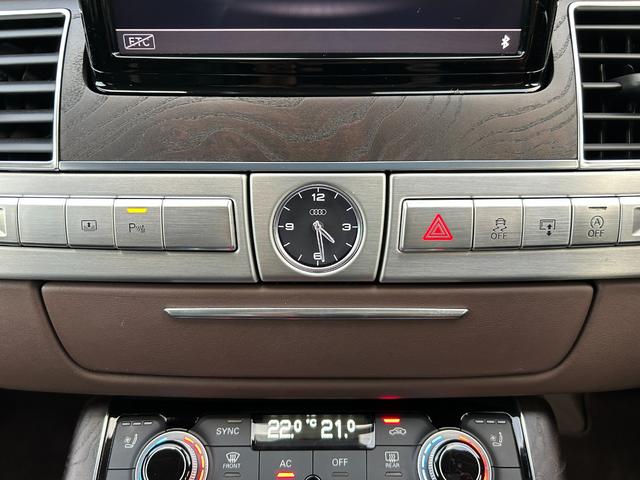 A8 4.0TFSIクワトロ サンルーフ 茶革シート シートベンチレーション マッサージシート リアエンターテイメント 純正ナビ フルセグTV 360カメラ クリアランスソナー オートトランク LEDライト 2列目リクライニング(27枚目)