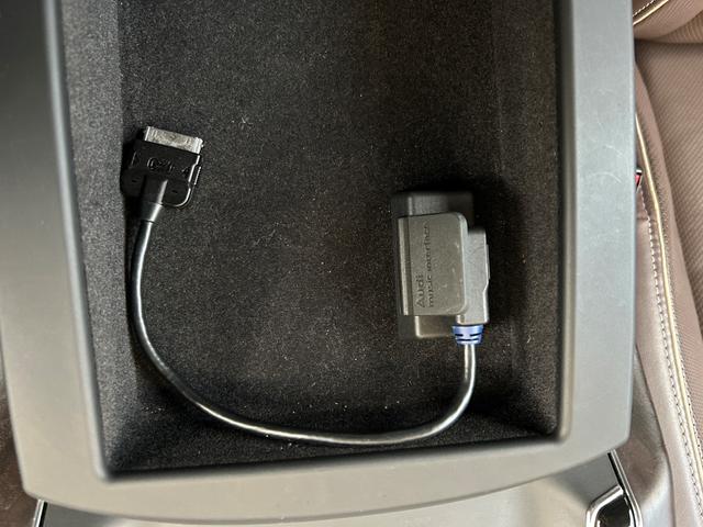 A8 4.0TFSIクワトロ サンルーフ 茶革シート シートベンチレーション マッサージシート リアエンターテイメント 純正ナビ フルセグTV 360カメラ クリアランスソナー オートトランク LEDライト 2列目リクライニング(30枚目)