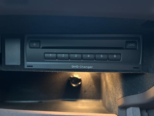 A8 4.0TFSIクワトロ サンルーフ 茶革シート シートベンチレーション マッサージシート リアエンターテイメント 純正ナビ フルセグTV 360カメラ クリアランスソナー オートトランク LEDライト 2列目リクライニング(31枚目)