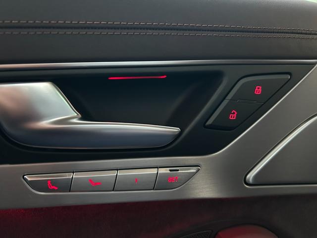 A8 4.0TFSIクワトロ サンルーフ 茶革シート シートベンチレーション マッサージシート リアエンターテイメント 純正ナビ フルセグTV 360カメラ クリアランスソナー オートトランク LEDライト 2列目リクライニング(41枚目)