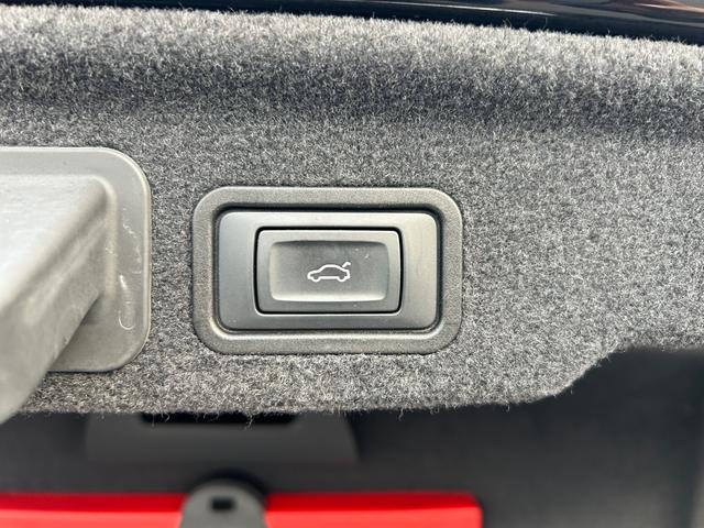 A8 4.0TFSIクワトロ サンルーフ 茶革シート シートベンチレーション マッサージシート リアエンターテイメント 純正ナビ フルセグTV 360カメラ クリアランスソナー オートトランク LEDライト 2列目リクライニング(52枚目)