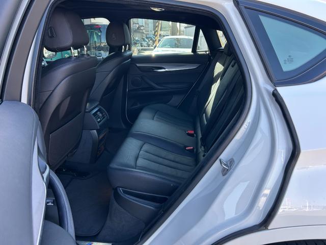 X6 xDrive 35i Mスポーツ セレクトパッケージ サンルーフ 黒革シート シートヒーター ソフトクローズドドア 衝突軽減ブレーキ アダプティブクルーズコントロール ブラインドスポットモニター 純正ナビ フルセグTV 360カメラ(43枚目)