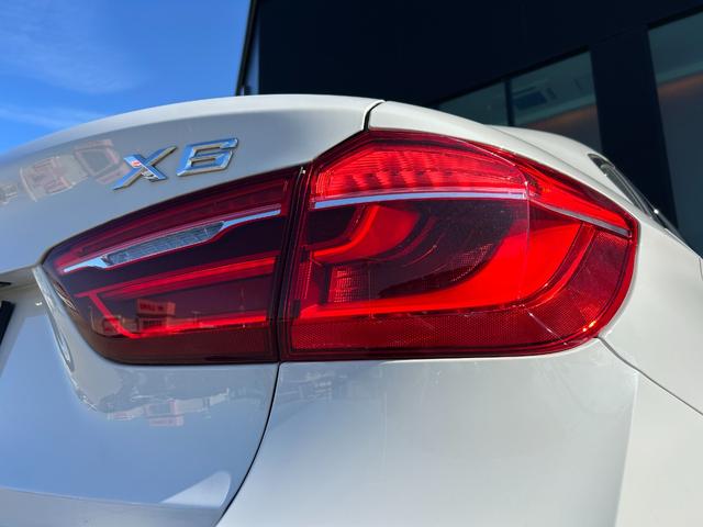 X6 xDrive 35i Mスポーツ セレクトパッケージ サンルーフ 黒革シート シートヒーター ソフトクローズドドア 衝突軽減ブレーキ アダプティブクルーズコントロール ブラインドスポットモニター 純正ナビ フルセグTV 360カメラ(59枚目)